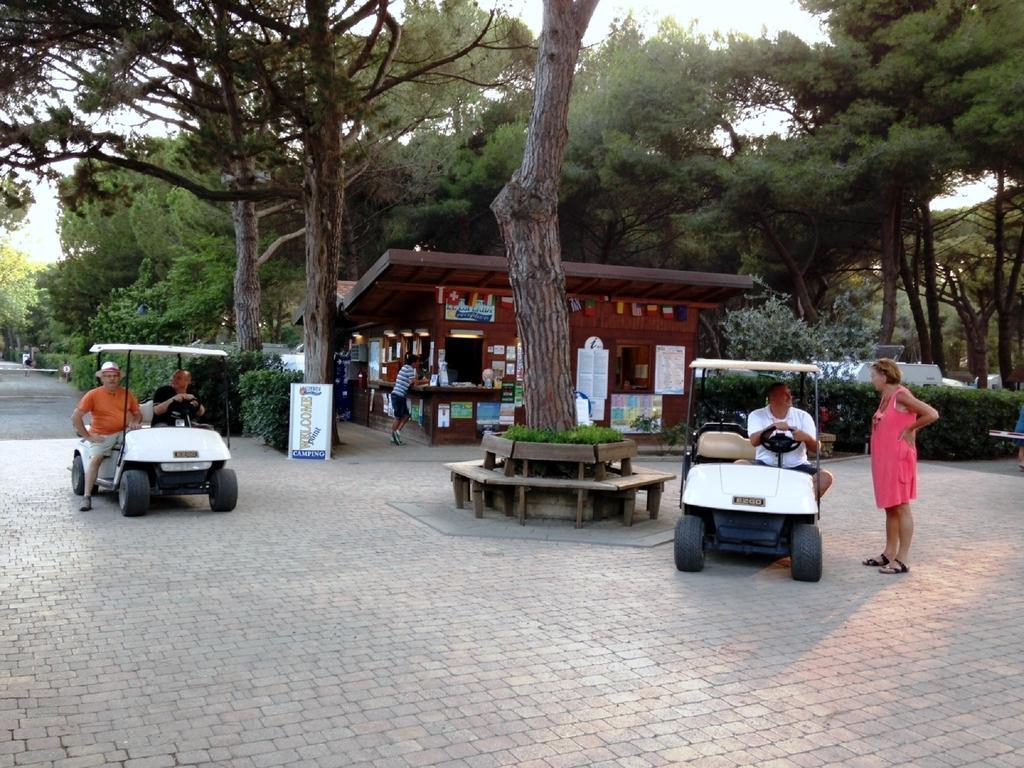 Le Esperidi Camping Ecoresort Marina Di Bibbona Exterior foto