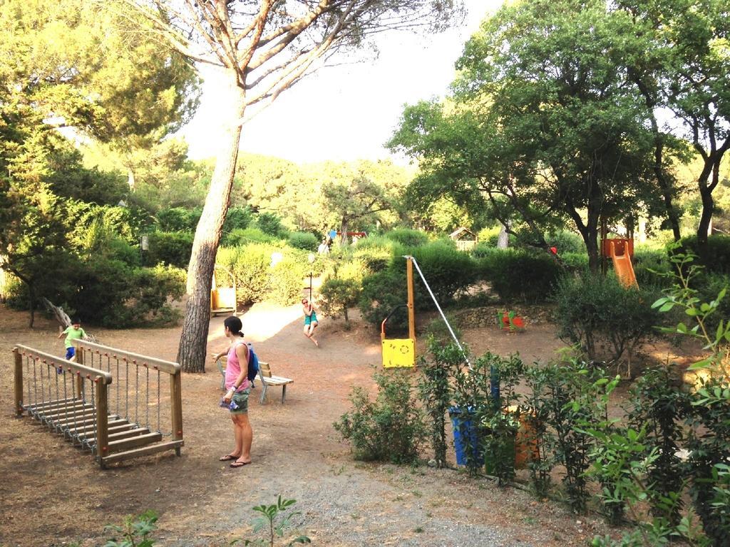 Le Esperidi Camping Ecoresort Marina Di Bibbona Exterior foto
