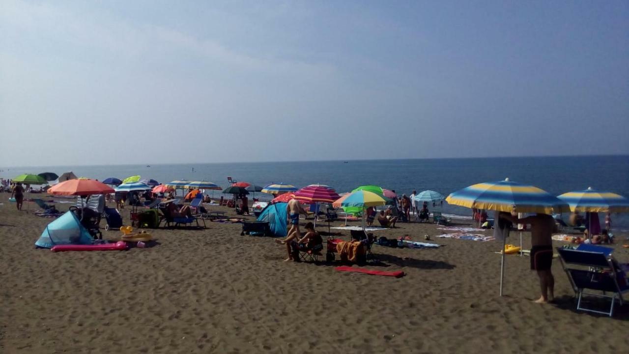 Le Esperidi Camping Ecoresort Marina Di Bibbona Exterior foto